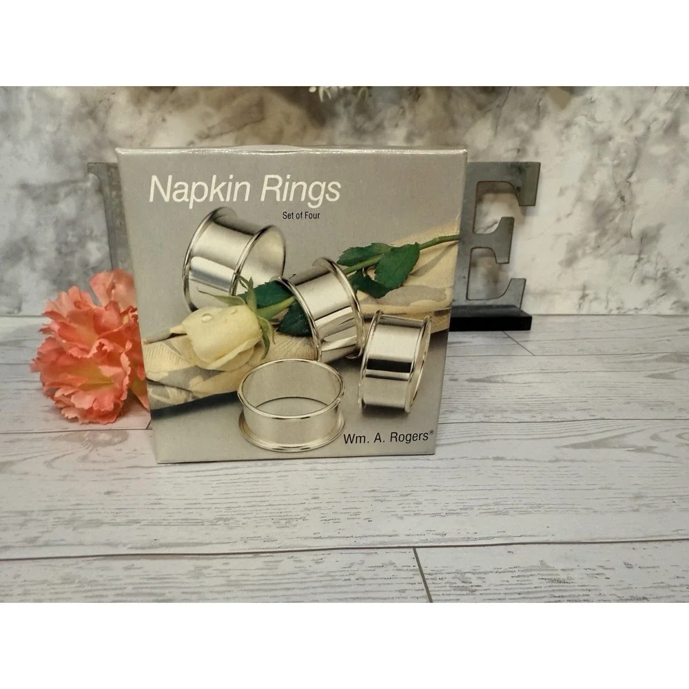 Vtg Napkin Rings Wm A Rogers Elegant‎ Silverplated Set of 4 Import by Oneida NIB